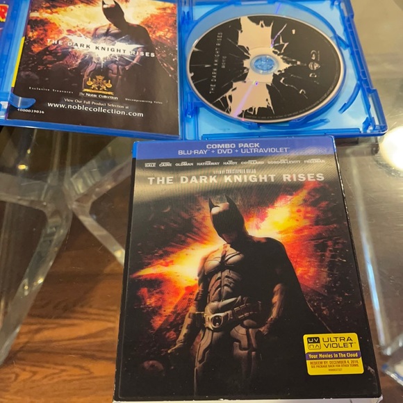 Batman the dark knight rises blue ray dvd combo pack